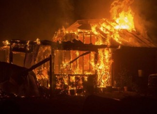 ΚΑΛΙΦΟΡΝΙΑ: Συγκλονιστικό βίντεο μέσα στις φλόγες