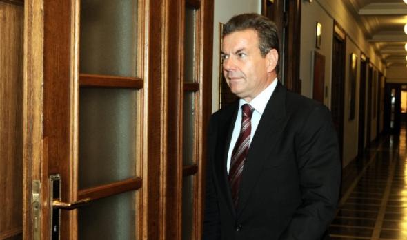 Πετρόπουλος: Οι περικοπές θα αφορούν και συντάξεις κάτω από τα 1.000 ευρώ