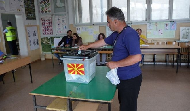 Βόρεια Μακεδονία: «Μάχη» με την αποχή και τον καιρό στον β΄γύρο των προεδρικών εκλογών
