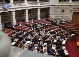 Βουλή: Η δήλωση Δρίτσα για τη 17 Νοέμβρη προκάλεσε νέο γύρο αντιπαράθεσης