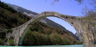 Ιωάννινα: Στο γεφύρι της Πλάκας ο Αγιασμός των Υδάτων