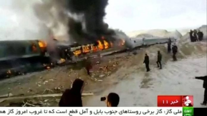 Ιράν, 36, νεκροί, Σύγκρουση τρένων,
