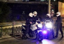 Στη σύλληψη ενός 67χρονου άνδρα ο οποίος φέρεται να χάιδευε ένα ανήλικο κοριτσάκι σε στάση λεωφορείου στο κέντρο της Θεσσαλονίκης, προχώρησαν πριν από λίγο αστυνομικοί της ομάδας Ζ.