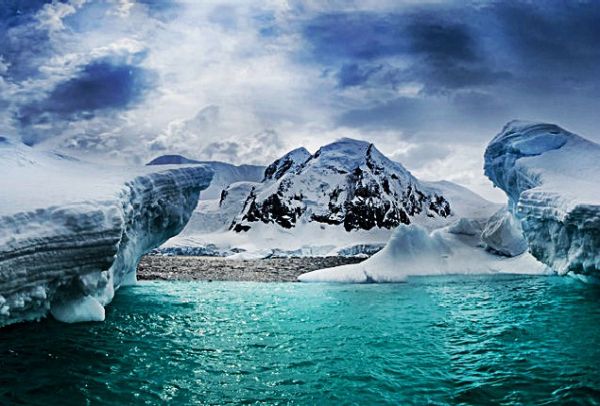 Ανησυχία! Έλιωσαν 10 δισ. τόνοι πάγων στη Γροιλανδία μέσα σε 24 ώρες