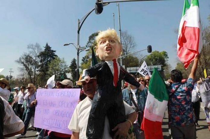 Αμερική, Μεξικό, Τραμπ, διαδηλώσεις,