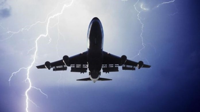 Κεραυνός χτύπησε αεροπλάνο με προορισμό τη Θεσσαλονίκη