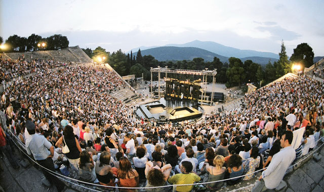 Το Φεστιβάλ Αθηνών και Επιδαύρου προτείνει μεταδόσεις παραστάσεων μέσω ραδιοφώνου