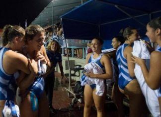Πέταξαν τον διαιτητή στην πισίνα σε αγώνα πόλο γυναικών