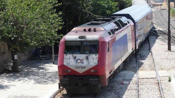 Παλαιοφάρσαλο: Εκτροχιασμός βαγονιών τρένου