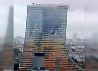 ΚΩΝΣΤΑΝΤΙΝΟΥΠΟΛΗ: Φωτιά σε ουρανοξύστη