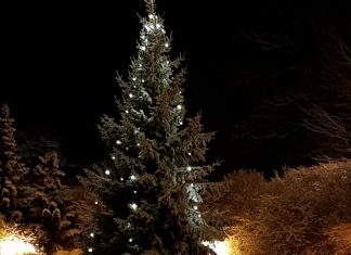 ΑΠΟΨΗ: Το χριστουγεννιάτικο δέντρο που δεν άναψε ακόμη*