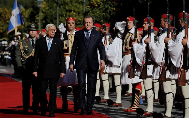 Τι γράφει ο τουρκικός Τύπος για το «μπραντεφέρ» Ερντογάν - Παυλόπουλου