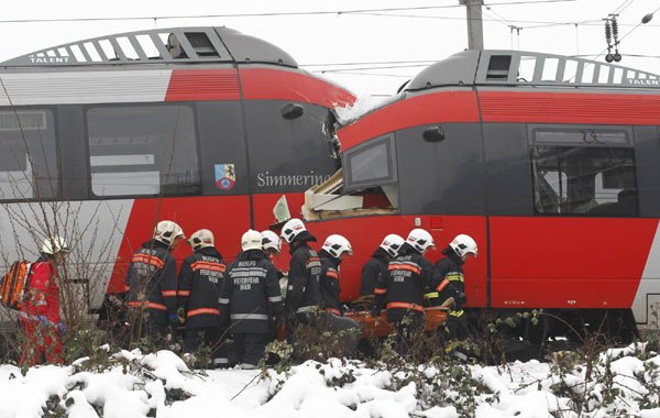 ΒΙΕΝΝΗ: Οκτώ τραυματίες από σύγκρουση δύο τρένων