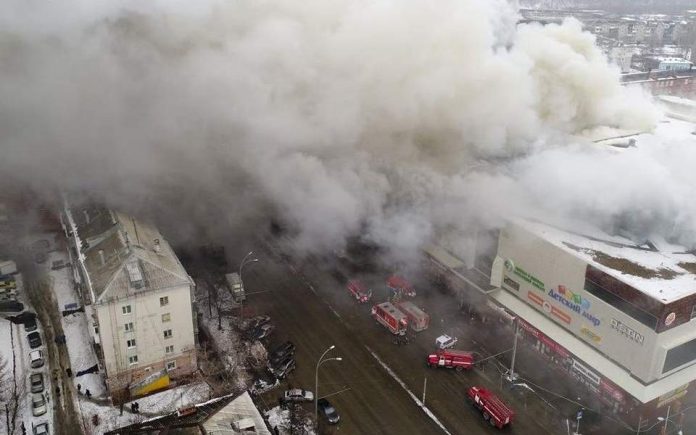 ΡΩΣΙΑ: Φωτιά σε μεγάλο εμπορικό κέντρο