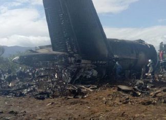 ΑΛΓΕΡΙΑ: Με φλεγόμενο φτερό έπεσε το αεροσκάφος - 257 νεκροί
