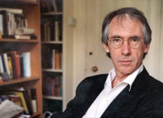 Ο Βρετανός συγγραφέας Ίαν ΜακΓιούαν στην Αθήνα