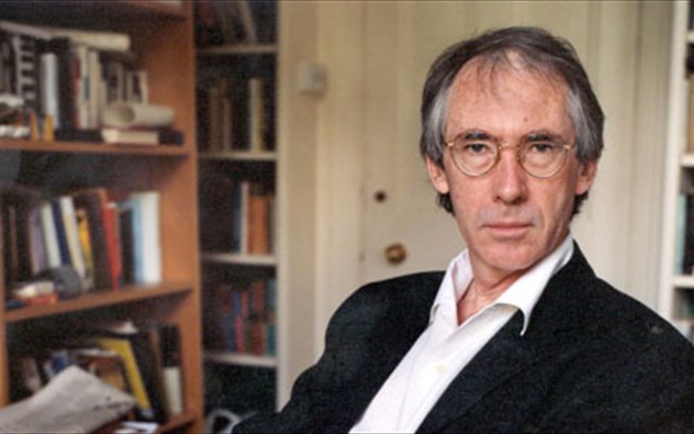 Ο Βρετανός συγγραφέας Ίαν ΜακΓιούαν στην Αθήνα