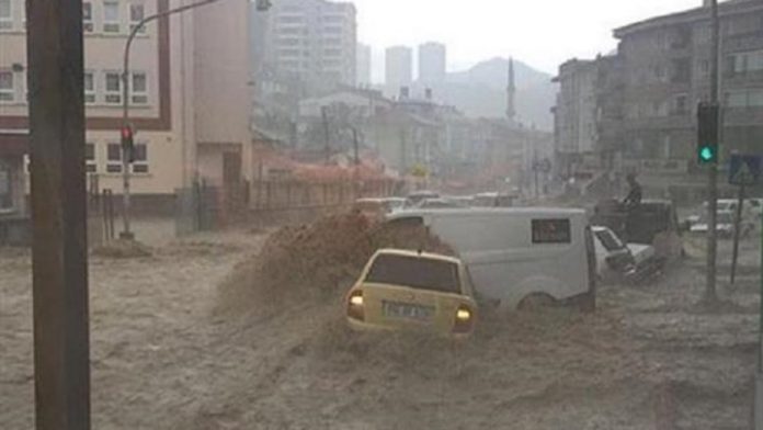 Πρωτοφανείς πλημμύρες στην Άγκυρα