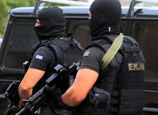 Αντιτρομοκρατική: Τρεις συλλήψεις για κατοχή εκρηκτικών στο Κουκάκι
