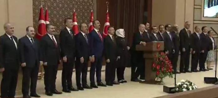 ΤΟΥΡΚΙΑ: Ο Ερντογάν παρουσίασε το νέο Υπουργικό Συμβούλιο