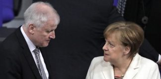 ΓΕΡΜΑΝΙΑ: Συμφωνία Μέρκελ και Ζεεχόφερ για κλειστά κέντρα ασύλου