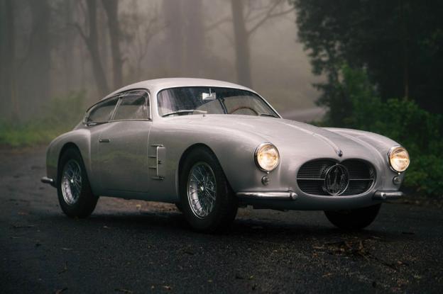 Στο σφυρί βγαίνει μία σπάνια χειροποίητη Maserati του 1956