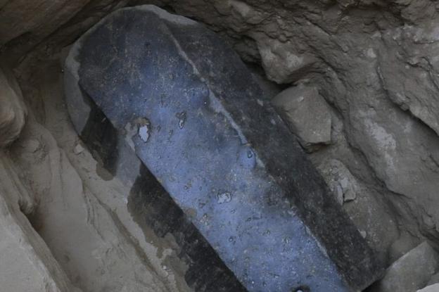 ΑΙΓΥΠΤΟΣ: Σε δυο άντρες και μια γυναίκα ανήκουν οι σκελετοί της γρανιτένιας σαρκοφάγου στην Αλεξάνδρεια
