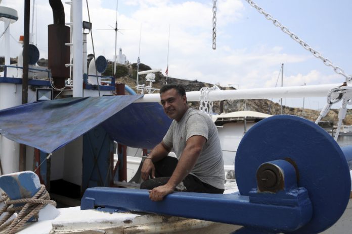 Ραφήνα: Ο Αιγύπτος ψαράς που έσωσε με αυτοθυσία ανθρώπινες ζωές