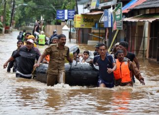 ΙΝΔΙΑ: Ξεπέρασαν τους 400 οι νεκροί από τις φονικές πλημμύρες