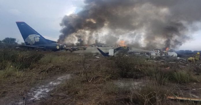 ΜΕΞΙΚΟ: Επέζησαν όλοι οι επιβαίνοντες από το αεροσκάφος που έπεσε