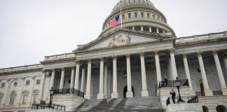 ΗΠΑ: Οι Αμερικανοί αποχαιρετούν τον γερουσιαστή Τζον Μακέιν