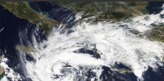 Ξεκίνησε η επέλαση του κυκλώνα Ζορμπά