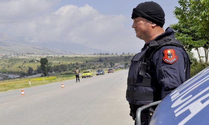 Έλληνας αστυνομικός κρατείται από τις αλβανικές αρχές στους Αγίους Σαράντα