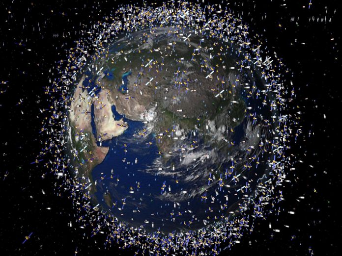 Τεράστια συσσώρευση διαστημικών σκουπιδιών - 500.000 γύρω από τη Γη