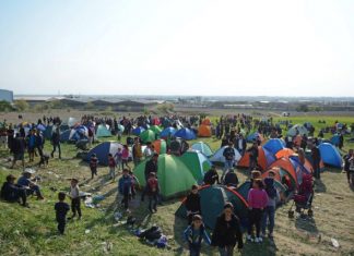 Διαβατά: Αδειάζει ο άτυπος καταυλισμός προσφύγων