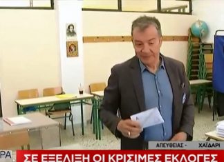 Θεοδωράκης: Με μήνυμα στους νέους άσκησε το εκλογικό του δικαίωμα