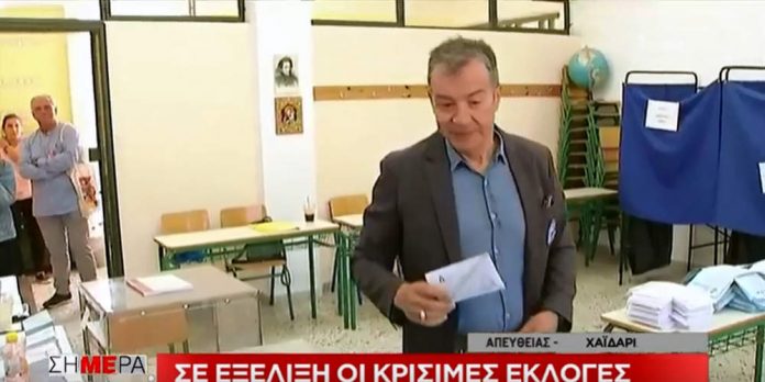 Θεοδωράκης: Με μήνυμα στους νέους άσκησε το εκλογικό του δικαίωμα