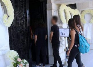Βόλος: Θλίψη στην κηδεία της 14χρονης που σκοτώθηκε στο λούνα παρκ του Αλμυρού