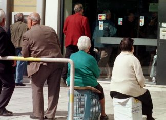 Έξι στους δέκα συνταξιούχους παίρνουν κάτω από 1.000 ευρώ