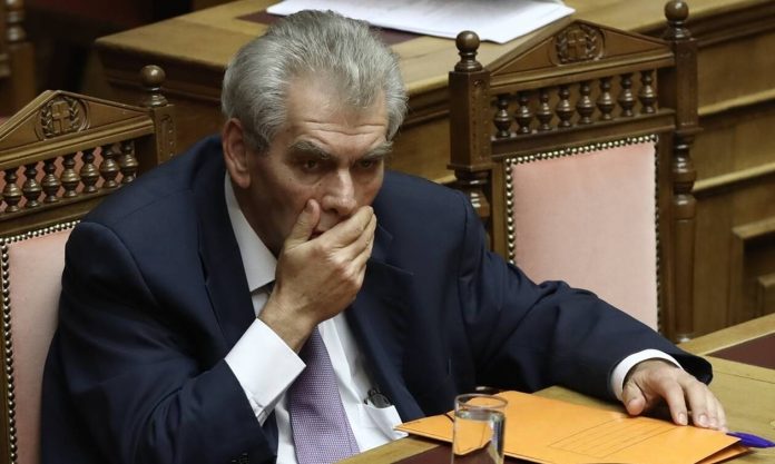 Βουλή: Με 177 «ναι» παραπέμπεται στην δικαιοσύνη ο Δημήτρης Παπαγγελόπουλος