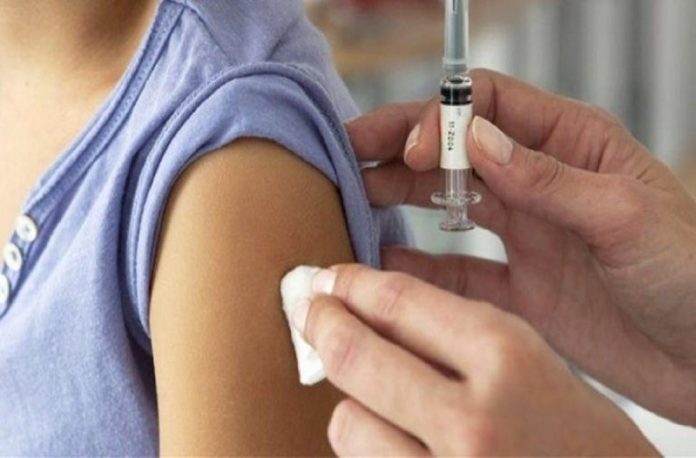 Αττική: Οι εμβολιασμοί της Τετάρτης θα ξεκινήσουν στις 12.00
