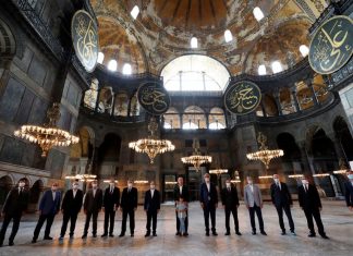 Le Figaro: Επίδειξη δύναμης του Ερντογάν η Αγία Σοφία αλλά και το «τέλος της κοσμικής Τουρκίας»