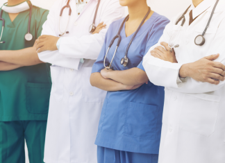 Υπουργείο Υγείας: Πρόσληψη 300 γιατρών σε ΜΕΘ