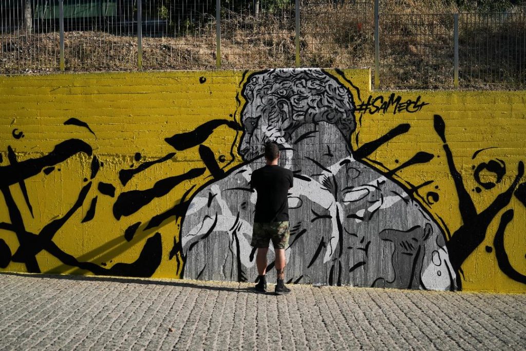 Δήμος Αθηναίων: Με μια εντυπωσιακή τοιχογραφία ξεκίνησαν οι παρεμβάσεις καλλιτεχνών στην πόλη