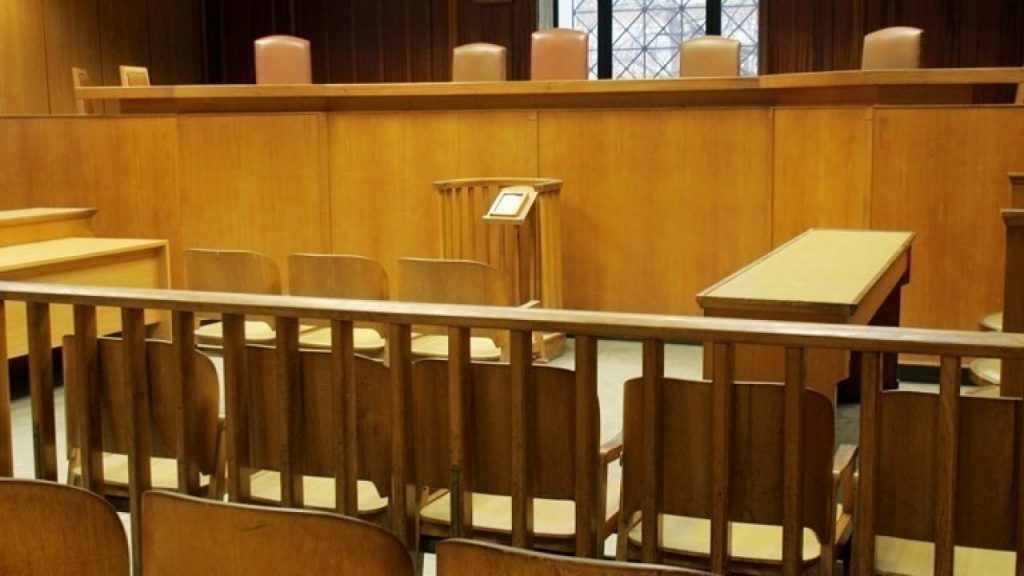 Η Ένωση Δικαστών και Εισαγγελέων εκφράζει την αντίθεσή της για την τοποθέτηση πυλών αυτόματης απολύμανσης Covid-19 στα δικαστήρια