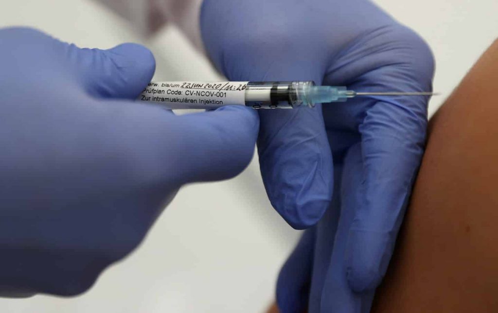 Κορωνοϊός: Άνοιξε η πλατφόρμα εμβολιασμού για τους πολίτες 80 έως 84 ετών