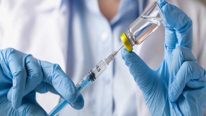Πολλοί υγειονομικοί δεν θέλουν να κάνουν το εμβόλιο