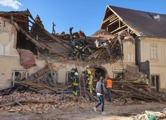 Σεισμός μεγέθους 6,4 βαθμών σημειώθηκε κοντά στο Ζάγκρεμπ στην Κροατία.