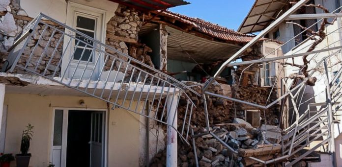 Σεισμός στην Ελασσόνα: Έξι άτομα έχουν απεγκλωβιστεί